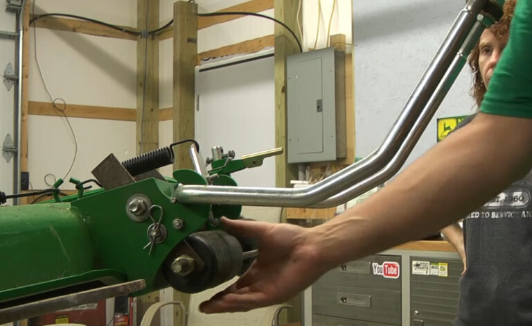 Deere 54D/60D Center Anti-Scalp Roller