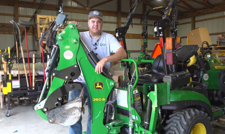 Hydraulic Thumb for Deere 260B, 270B, and 370B backhoes